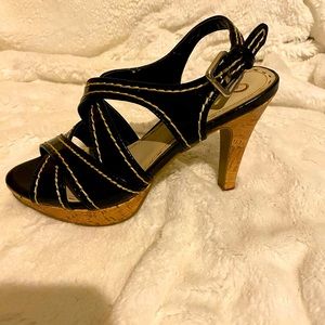 Like new black patent leather strap he heals